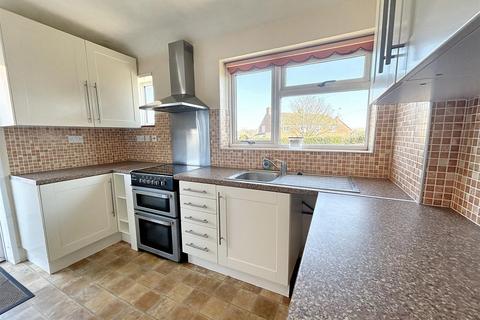 2 bedroom detached bungalow to rent, 78 Bickerstaffes Road, Towecster