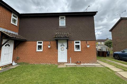 2 bedroom semi-detached house to rent, Essella Park, Ashford TN24