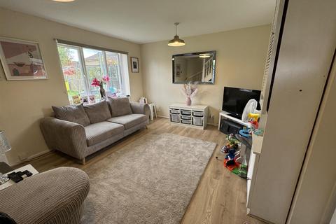 2 bedroom semi-detached house to rent, Essella Park, Ashford TN24