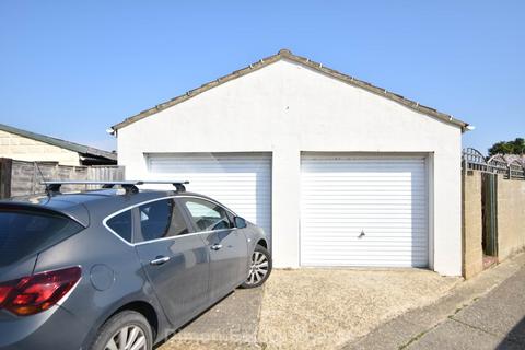 3 bedroom semi-detached bungalow for sale, Fairhome Close, Gosport.