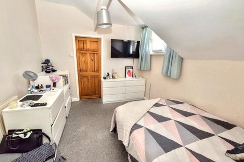9 Barden Mount, Leeds, LS12 3EF