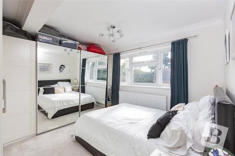34 Great Nelmes Chase, Hornchurch, RM11 2PT