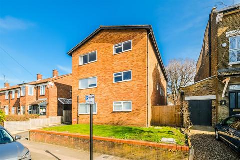 1 bedroom flat for sale, West Avenue, Walthamstow