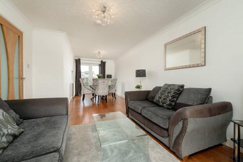 39 Cleekim Drive, Edinburgh, EH15 3QP