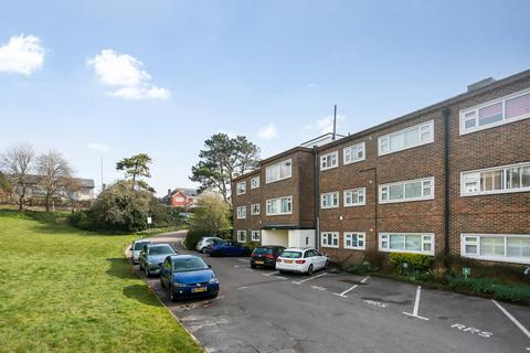 3 bedroom flat to rent, Woodland Court, Dyke Road, Hove, BN3