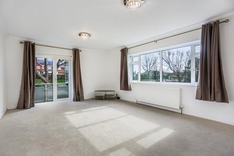 3 bedroom flat to rent, Woodland Court, Dyke Road, Hove, BN3