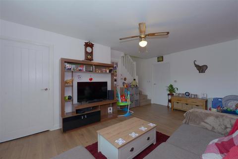3 bedroom terraced house for sale, Holgate Drive, Sundorne Grove, Shrewsbury