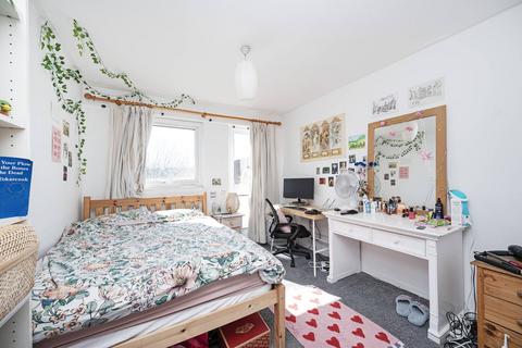 2 bedroom maisonette for sale, Shoreditch, Shoreditch, London, E2