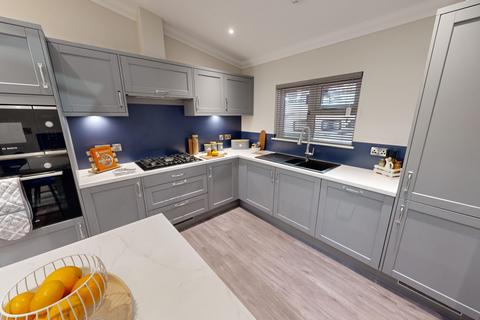 2 bedroom park home for sale, Luton, Bedfordshire, LU1
