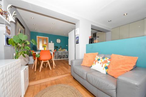 33 Brese Avenue, Warwick, CV34 5TS