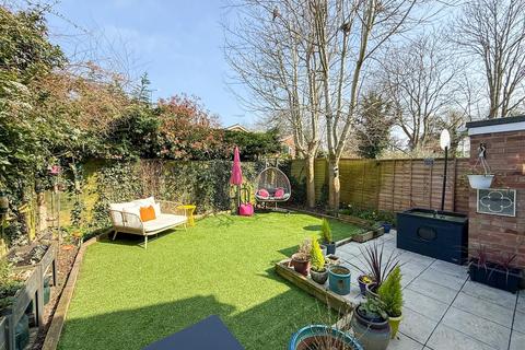 33 Brese Avenue, Warwick, CV34 5TS