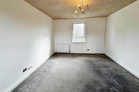 3 bedroom flat for sale, St. Helena Crescent, Clydebank G81