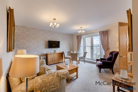 2 bedroom apartment for sale, Chesterton Court, Railway Road, Ilkley