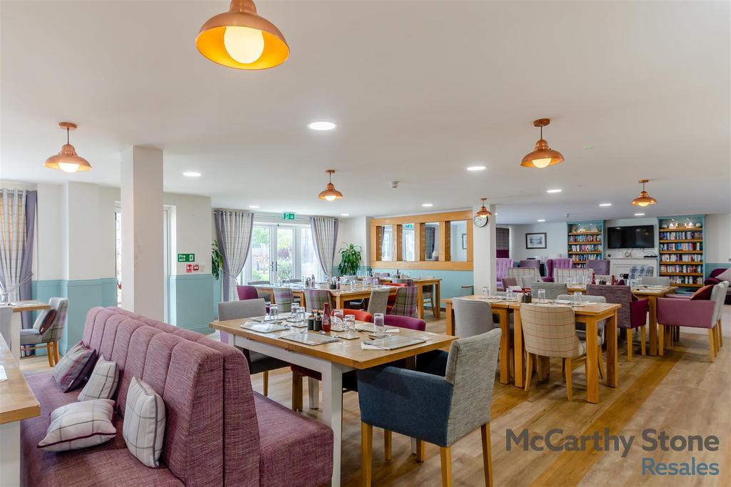 8638353-interior01.jpg