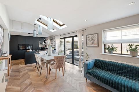 Woodrush Cottage Acton, Stourport-on-severn, DY13 9TE