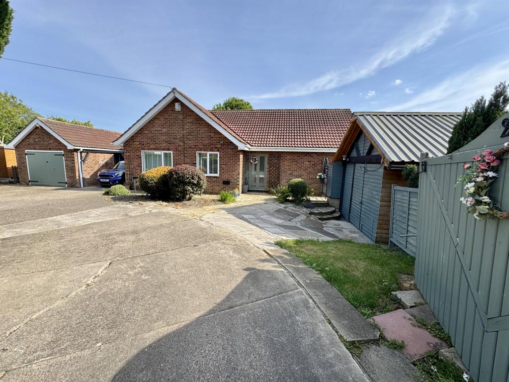 3 Bedroom Detached House - For Sale