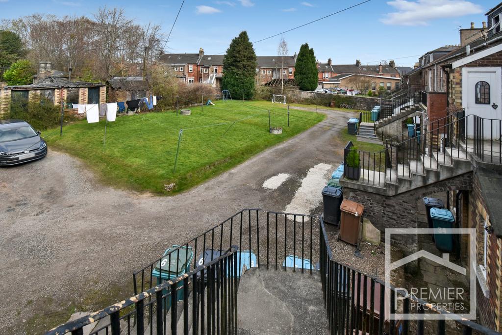 Shared garden and parking
