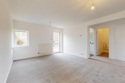 182 Arncliffe Drive, Heelands, Milton Keynes, MK13 7LL