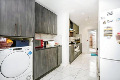 1 bedroom in a house share to rent, Elizabethan Close, Stanwell, Staines-upon-Thames, Surrey, TW19