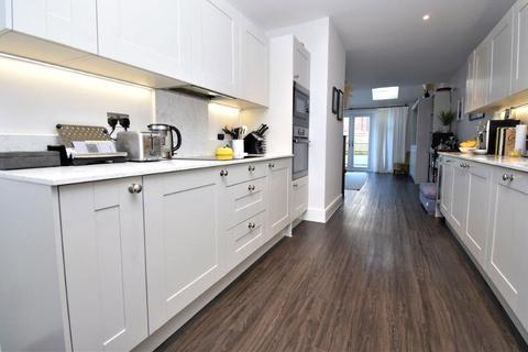 4 bedroom semi-detached house for sale, Mulberry Walk, Hampshire GU51
