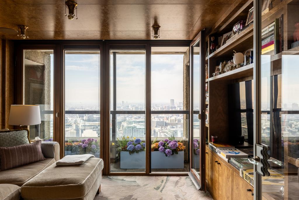 270862   20250319 lauderdale tower barbican 24 ...
