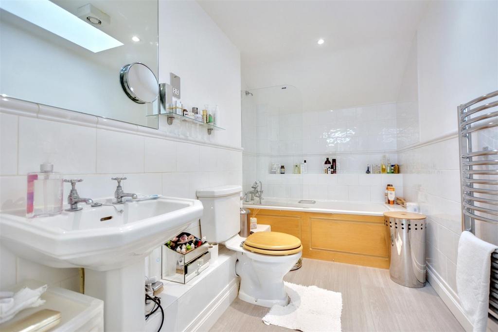 En Suite 2.jpeg
