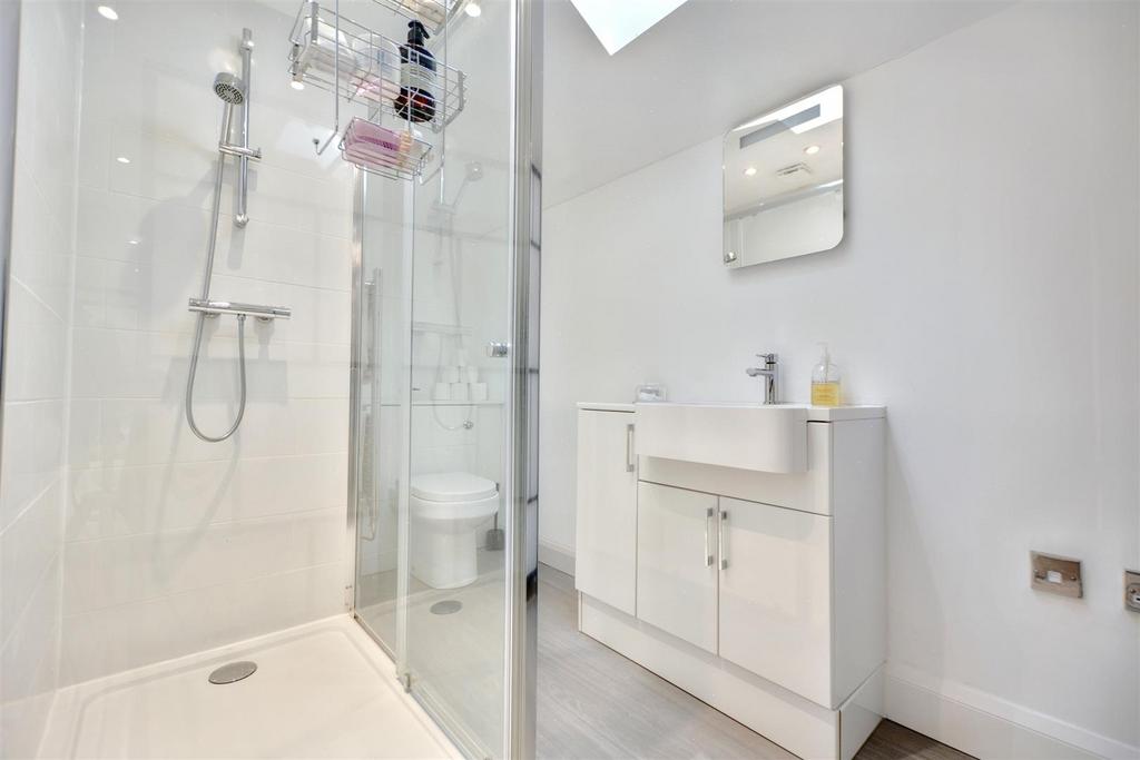 En Suite 1.jpeg
