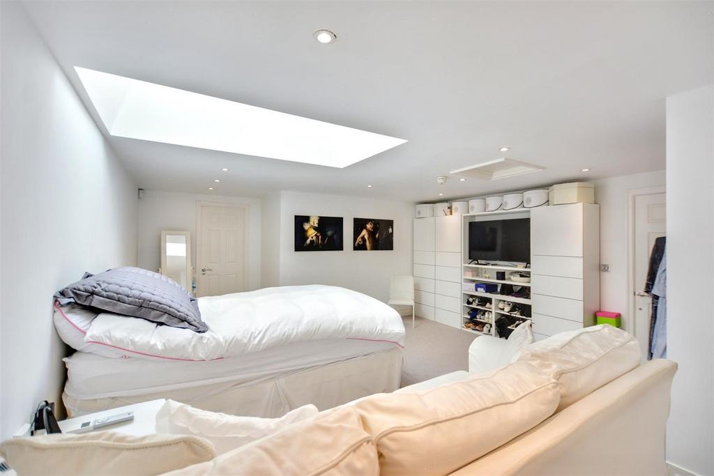 Bedroom 2 2.jpeg