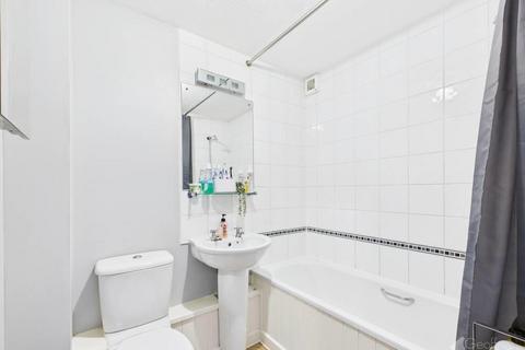 42 Aylets Field, Harlow, CM18 7LW