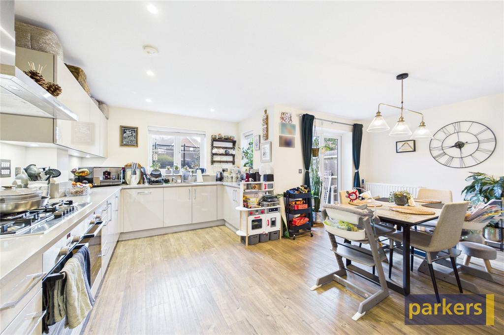 Kitchen/Dining