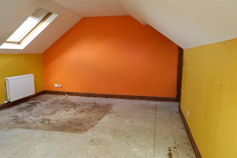 4 Avenue Road, Carstairs, Lanark, ML11 8QE