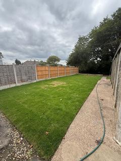 2 bedroom property for sale, Carr Manor Crescent, Leeds, LS17