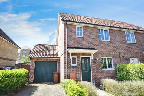 3 bedroom semi-detached house to rent, Pochard Close St Marys Island Chatham ME4 3BD