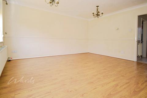 3 bedroom semi-detached house to rent, Pochard Close St Marys Island Chatham ME4 3BD