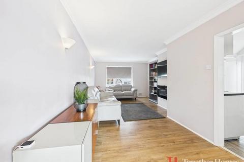 16 Stapleton Crescent, Rainham, RM13 7HA