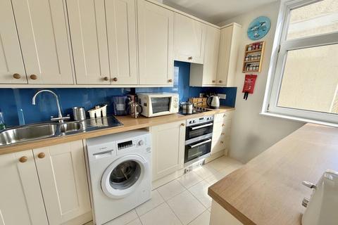 2 bedroom flat for sale, Parkstone Road, Poole, BH15