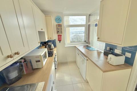 2 bedroom flat for sale, Parkstone Road, Poole, BH15