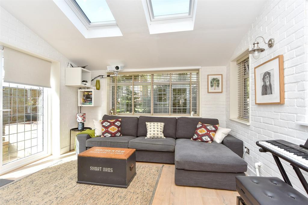 Cinema/Garden Room