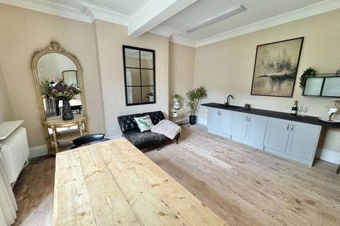 6 bedroom end of terrace house for sale, Woodside, Plymouth PL4