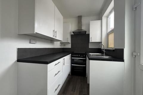 2 bedroom terraced house to rent, Pear Tree Street, Derby DE23