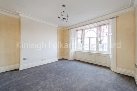 4 bedroom flat to rent, Chapel Street London NW1