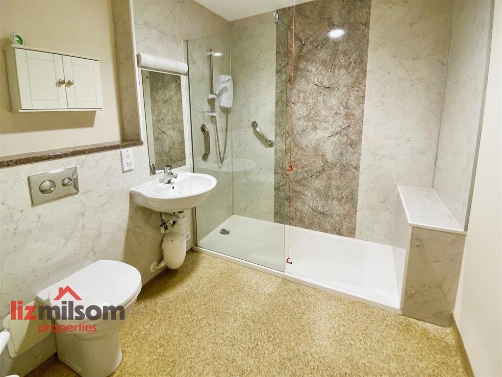 Walk in shower room