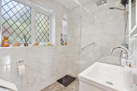 3 bedroom detached house for sale, Upper Road, Higher Denham