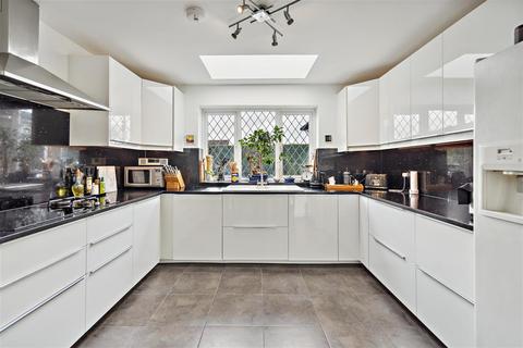 28 Upper Road, Denham, Uxbridge, UB9 5EJ
