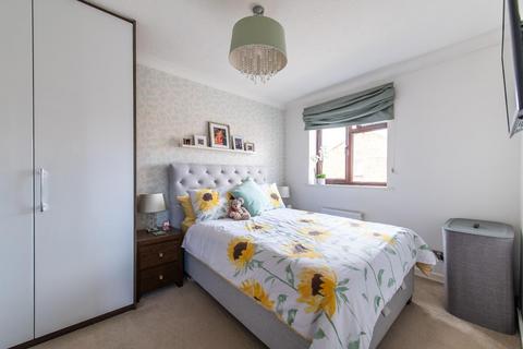 1 Argles Close, Greenhithe, DA9 9PA