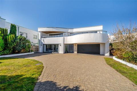5 Cliff Way, Frinton-on-sea, CO13 9NL