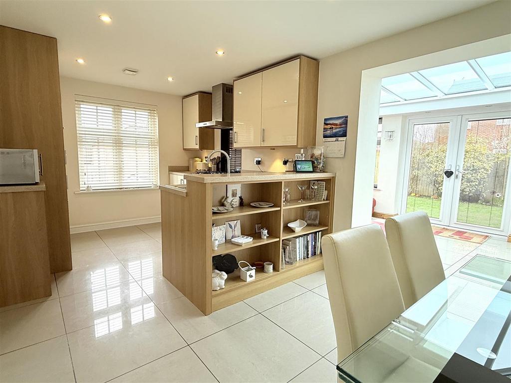 Dining kitchen