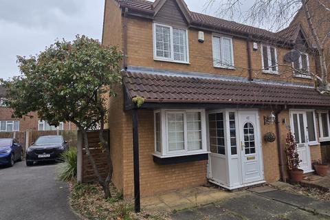 1 bedroom semi-detached house to rent, Guardian Close, Hornchurch, Essex, RM11