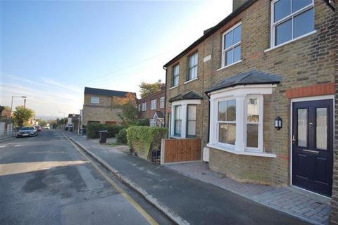 2 bedroom terraced house to rent, Westbury Lane, Buckhurst Hill IG9