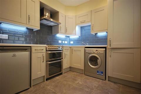 2 bedroom terraced house to rent, Westbury Lane, Buckhurst Hill IG9